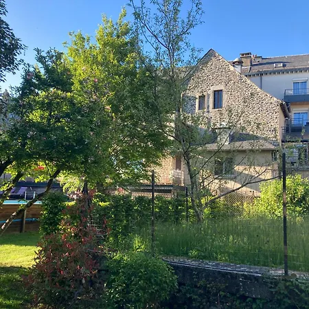 Logis Hotel Restaurant Gilles Moreau Laguiole Exterior photo