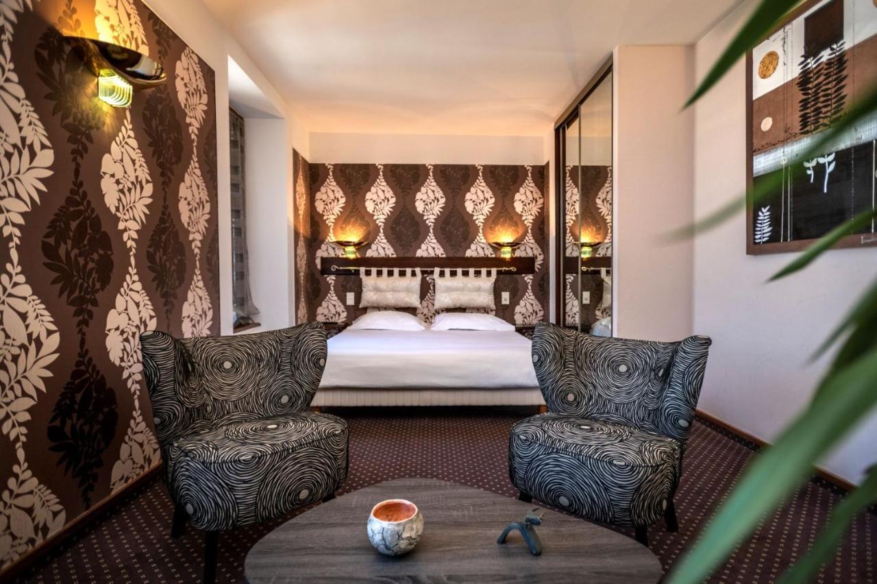 Logis Restaurant Gilles Moreau Hotel 3*